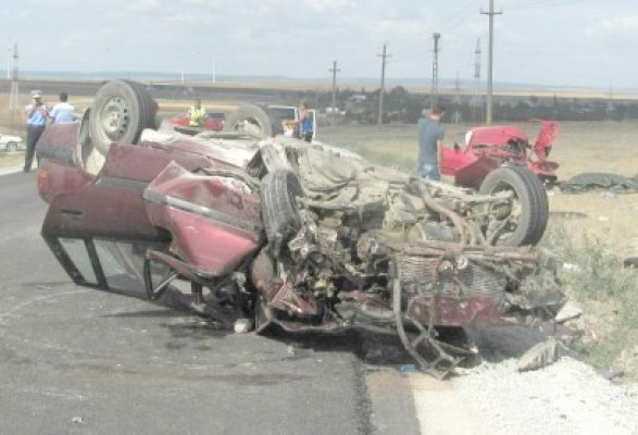S-a răsturnat cu Dacia, pe drumul care leagă Constanţa de Tulcea